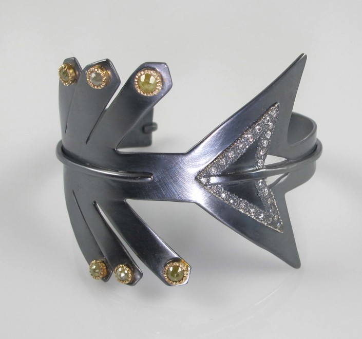 Archery_Arrow Cuff with Oxidized Sterling Silver and 18 Carat Gold Arrow Cuff with Six Rose Cut and Twenty Eight Brilliant Cut