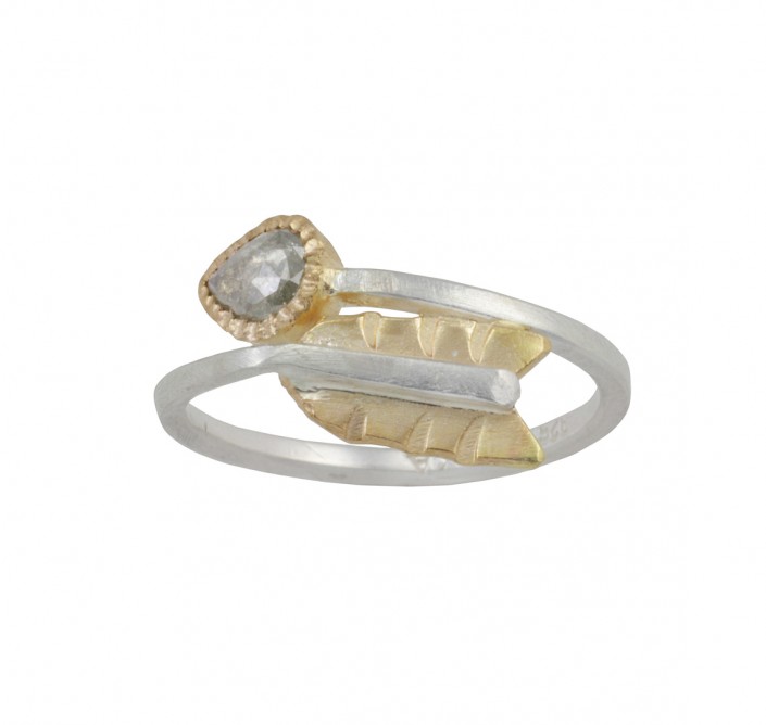 Archery_arrow ring with diamond