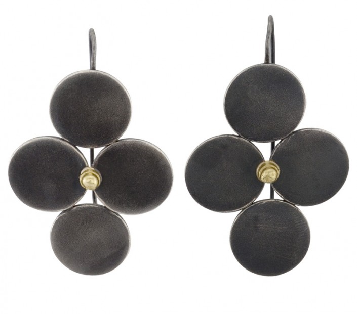 Geometric_oxidized clover earrings