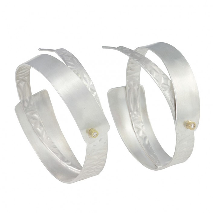 Geometric_silver circle earrings