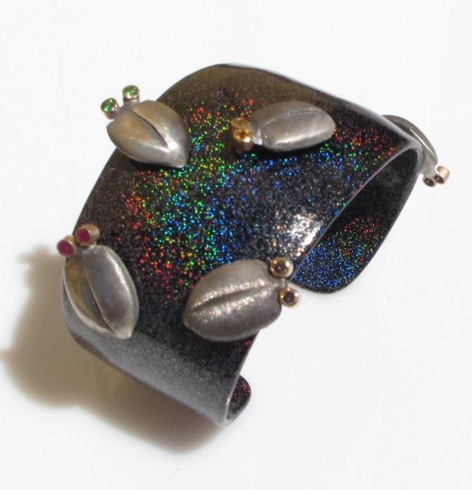 Insects_beetle glitter cuff
