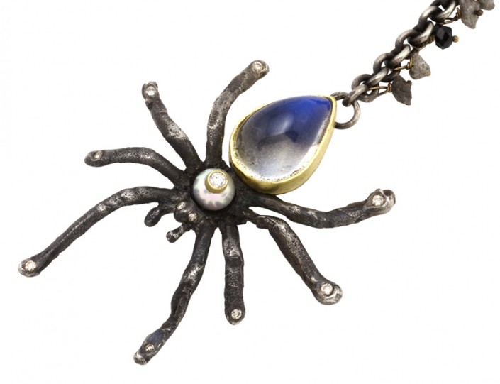 Insects_spider necklace