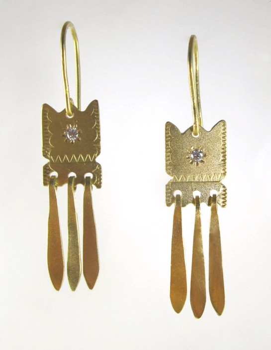 Mommy_gentle dangle plains style earring