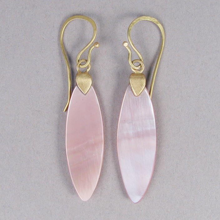 Ocean_pink shell earrings