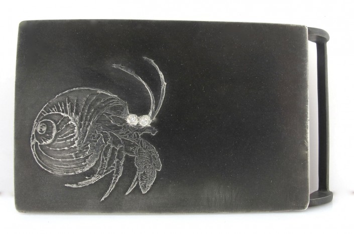 crab buckle